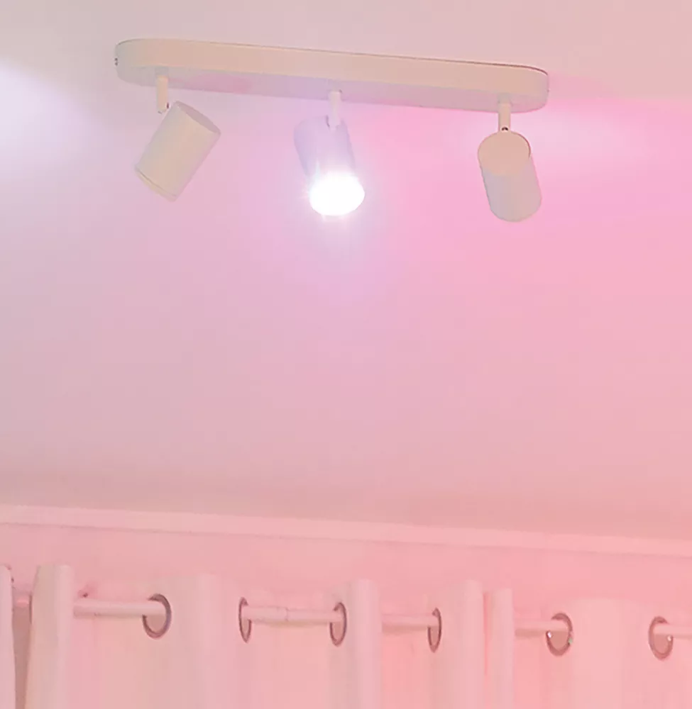 WiZ Imageo RGB & White LED Wifi-Connected 3 Adjustable Spotlights White 15W 1035lm 2 WiZ Imageo RGB & White LED Wifi-Connected 3 Adjustable Spotlights White 15W 1035lm - Image 2