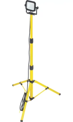 Luceco LED Tripod Work Light 20W 2200lm 110V